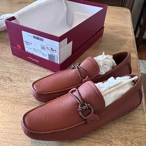 Salvatore Ferragamo Gancio Driver Siena Tan Size 9.5 E New With Box